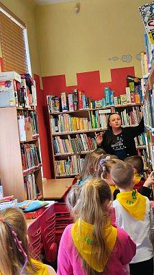 BIEDRONKI W MIEJSKIEJ BIBLIOTECE PUBLICZNEJ