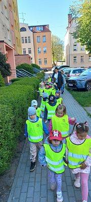KRASNOLUDKI I SŁONECZKA W BIBLIOTECE MIEJSKIEJ