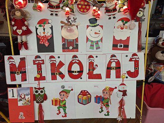 WESOŁE  MIKOŁAJKI  W  PRZEDSZKOLU
