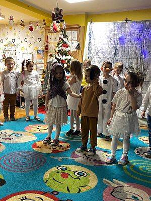 KRASNOLUDKI W OCZEKIWANIU NA ŚWIĘTA