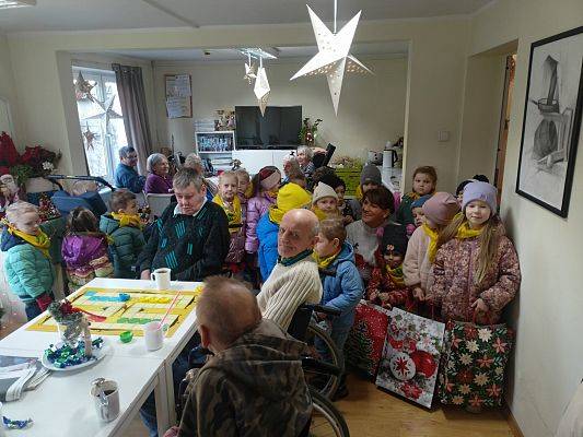 KRASNOLUDKI Z WIZYTĄ W DOMU POMOCY SPOŁECZNEJ NR2 W LĘBORKU