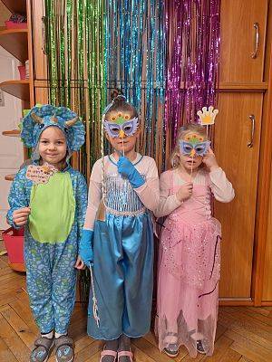 PRAWDZIWY  BAL  PRZEBIERAŃCÓW