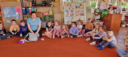 WIZYTA  PIELĘGNIARKI  U  MISIAKÓW  I  SŁONECZEK