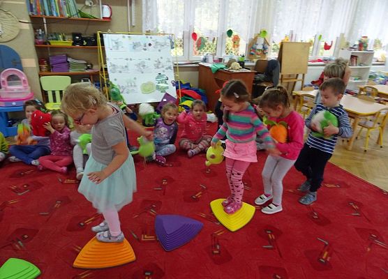 DZIEŃ  ŚWIEŻAKÓW  U  MISIAKÓW grafika