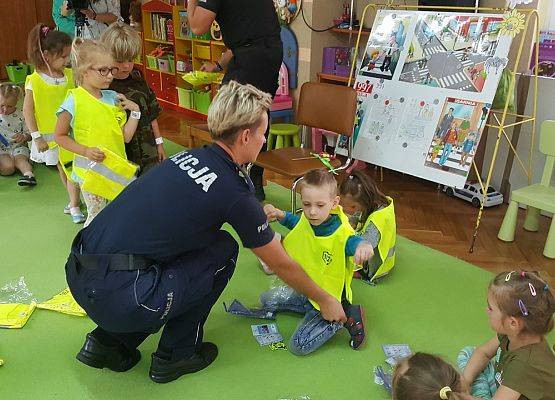 POLICJANCI  W  ODWIEDZINACH  U  MISIAKÓW  grafika