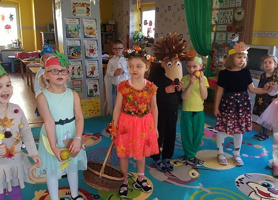 MISIAKI I ICH OSTATNI BAL U PANI JESIENI grafika