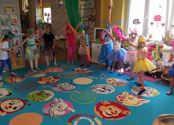 MISIAKI I ICH OSTATNI BAL U PANI JESIENI grafika