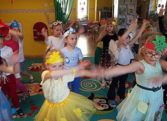 MISIAKI I ICH OSTATNI BAL U PANI JESIENI grafika