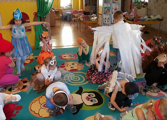 MISIAKI I ICH OSTATNI BAL U PANI JESIENI grafika