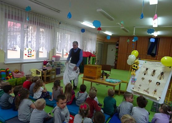 WIZYTA  PSZCZELARZA grafika