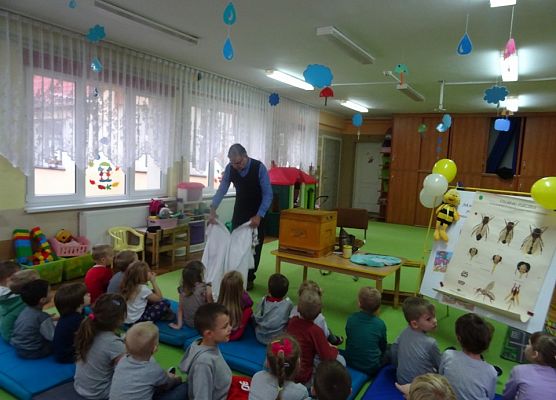 WIZYTA  PSZCZELARZA grafika