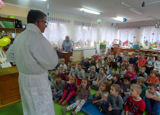 WIZYTA  PSZCZELARZA grafika