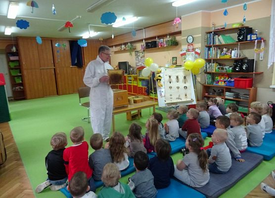 WIZYTA  PSZCZELARZA grafika