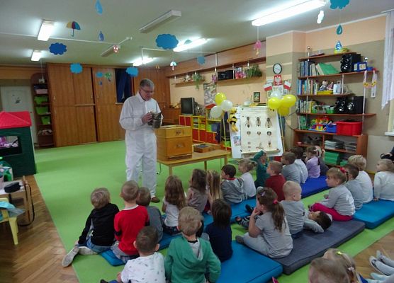 WIZYTA  PSZCZELARZA grafika