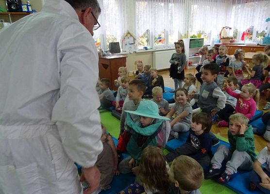 WIZYTA  PSZCZELARZA grafika