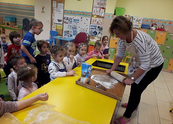 SŁONECZKĄ  PIEKĄ  ŚWIĄTECZNE  PIERNIKI grafika