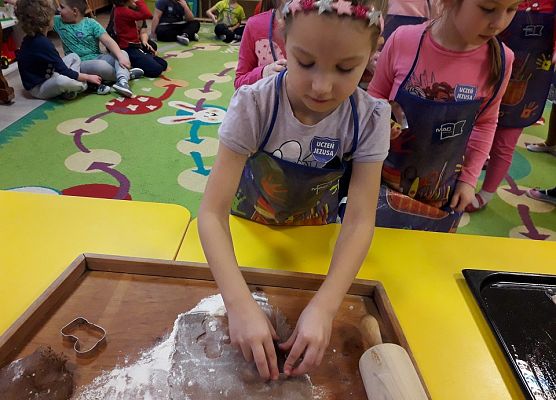 SŁONECZKĄ  PIEKĄ  ŚWIĄTECZNE  PIERNIKI grafika