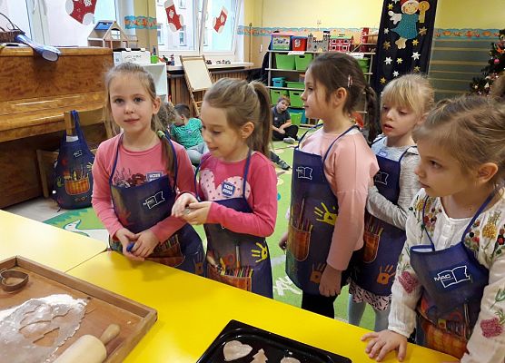 SŁONECZKĄ  PIEKĄ  ŚWIĄTECZNE  PIERNIKI grafika