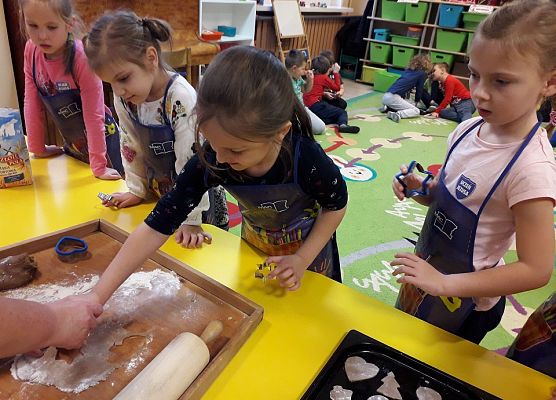 SŁONECZKĄ  PIEKĄ  ŚWIĄTECZNE  PIERNIKI grafika