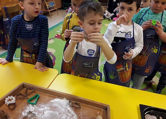 SŁONECZKĄ  PIEKĄ  ŚWIĄTECZNE  PIERNIKI grafika