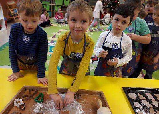 SŁONECZKĄ  PIEKĄ  ŚWIĄTECZNE  PIERNIKI grafika