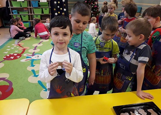 SŁONECZKĄ  PIEKĄ  ŚWIĄTECZNE  PIERNIKI grafika