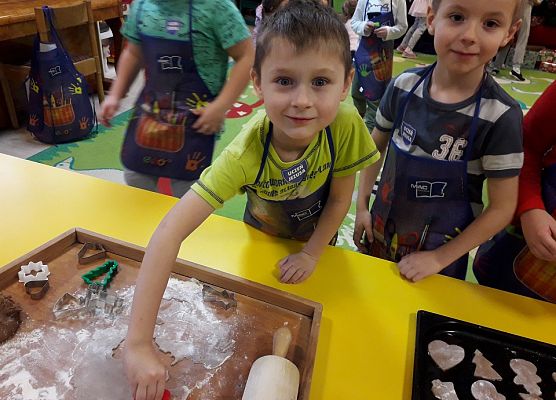 SŁONECZKĄ  PIEKĄ  ŚWIĄTECZNE  PIERNIKI grafika