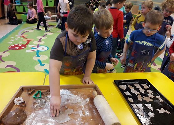 SŁONECZKĄ  PIEKĄ  ŚWIĄTECZNE  PIERNIKI grafika