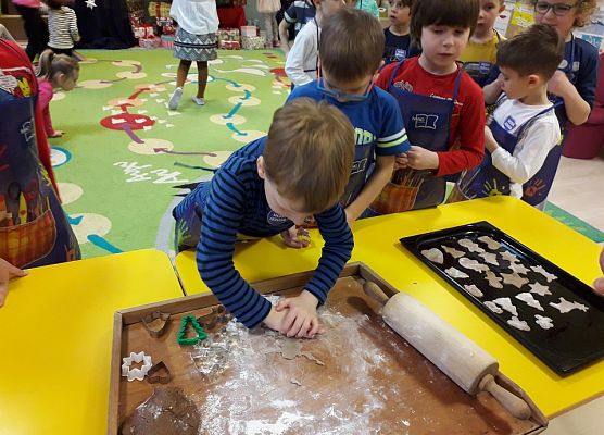 SŁONECZKĄ  PIEKĄ  ŚWIĄTECZNE  PIERNIKI grafika