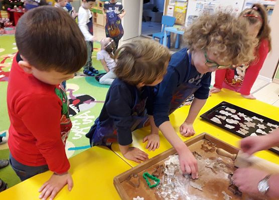 SŁONECZKĄ  PIEKĄ  ŚWIĄTECZNE  PIERNIKI grafika