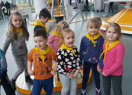 ŚREDNIAKI  I  STARSZAKI  W  CENTRUM  NAUKI  EKSPERYMENT  W  GDYNI grafika