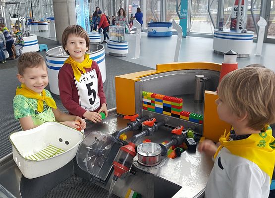 ŚREDNIAKI  I  STARSZAKI  W  CENTRUM  NAUKI  EKSPERYMENT  W  GDYNI grafika