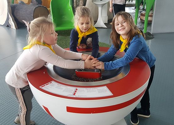 ŚREDNIAKI  I  STARSZAKI  W  CENTRUM  NAUKI  EKSPERYMENT  W  GDYNI grafika