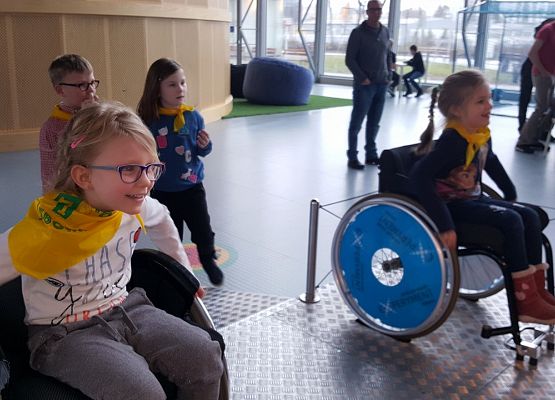 ŚREDNIAKI  I  STARSZAKI  W  CENTRUM  NAUKI  EKSPERYMENT  W  GDYNI grafika