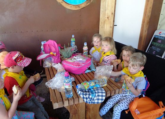 MALUSZKI NA WYCIECZCE SEA PARK W SARBSKU grafika