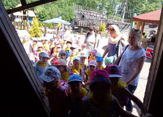 MALUSZKI NA WYCIECZCE SEA PARK W SARBSKU grafika