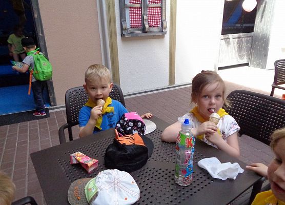 MALUSZKI NA WYCIECZCE SEA PARK W SARBSKU grafika