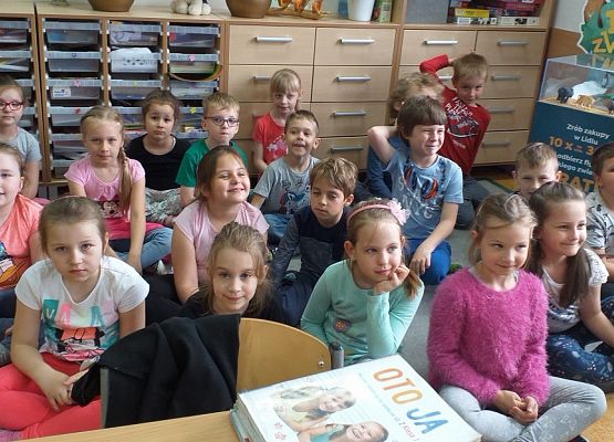 KRASNOLUDKI  I  SŁONECZKA  W  SZKOLE grafika