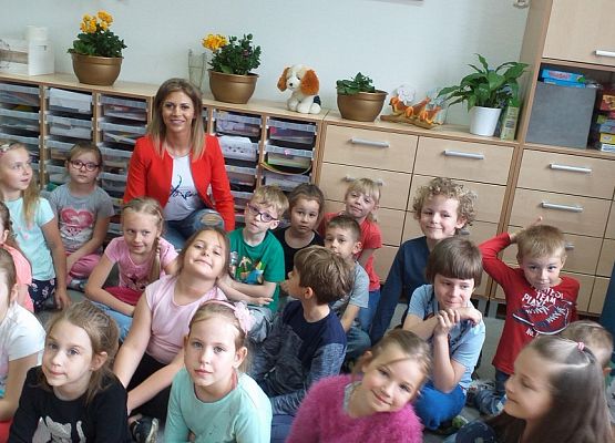 KRASNOLUDKI  I  SŁONECZKA  W  SZKOLE grafika