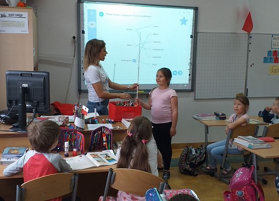 KRASNOLUDKI  I  SŁONECZKA  W  SZKOLE grafika