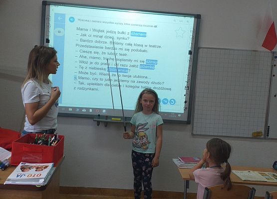 KRASNOLUDKI  I  SŁONECZKA  W  SZKOLE grafika