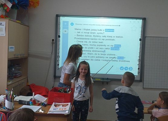 KRASNOLUDKI  I  SŁONECZKA  W  SZKOLE grafika