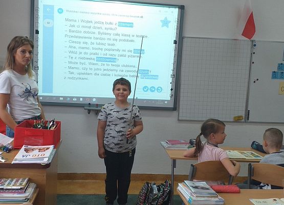 KRASNOLUDKI  I  SŁONECZKA  W  SZKOLE grafika