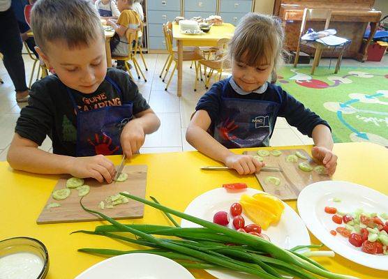 ZAJĘCIA  KULINARNE  U  MISIAKÓW  grafika