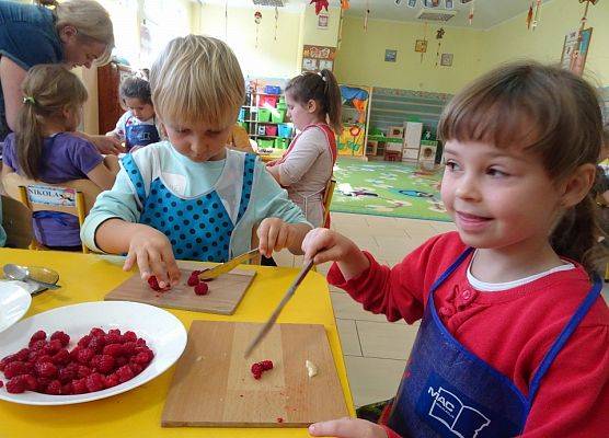 ZAJĘCIA  KULINARNE  U  MISIAKÓW  grafika