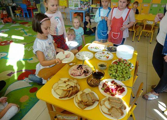 ZAJĘCIA  KULINARNE  U  MISIAKÓW  grafika