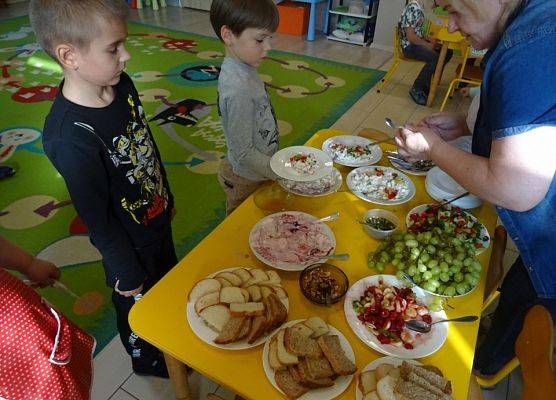 ZAJĘCIA  KULINARNE  U  MISIAKÓW  grafika