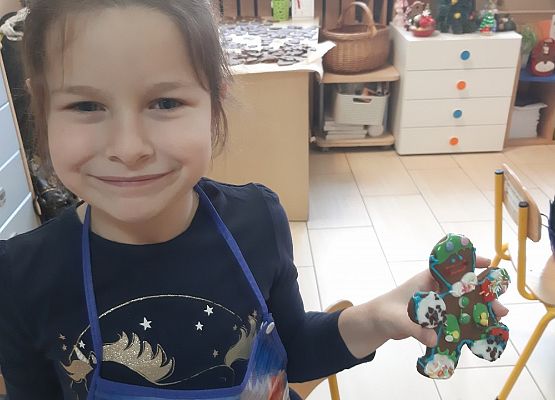 MISIAKI  PIEKĄ ŚWIĄTECZNE  PIERNICZKI grafika