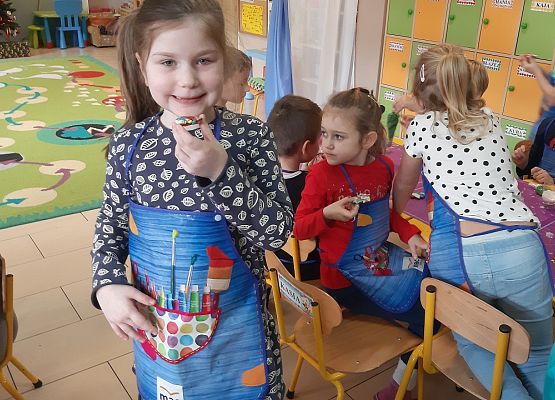 MISIAKI  PIEKĄ ŚWIĄTECZNE  PIERNICZKI grafika