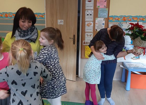 MISIAKI  PIEKĄ ŚWIĄTECZNE  PIERNICZKI grafika